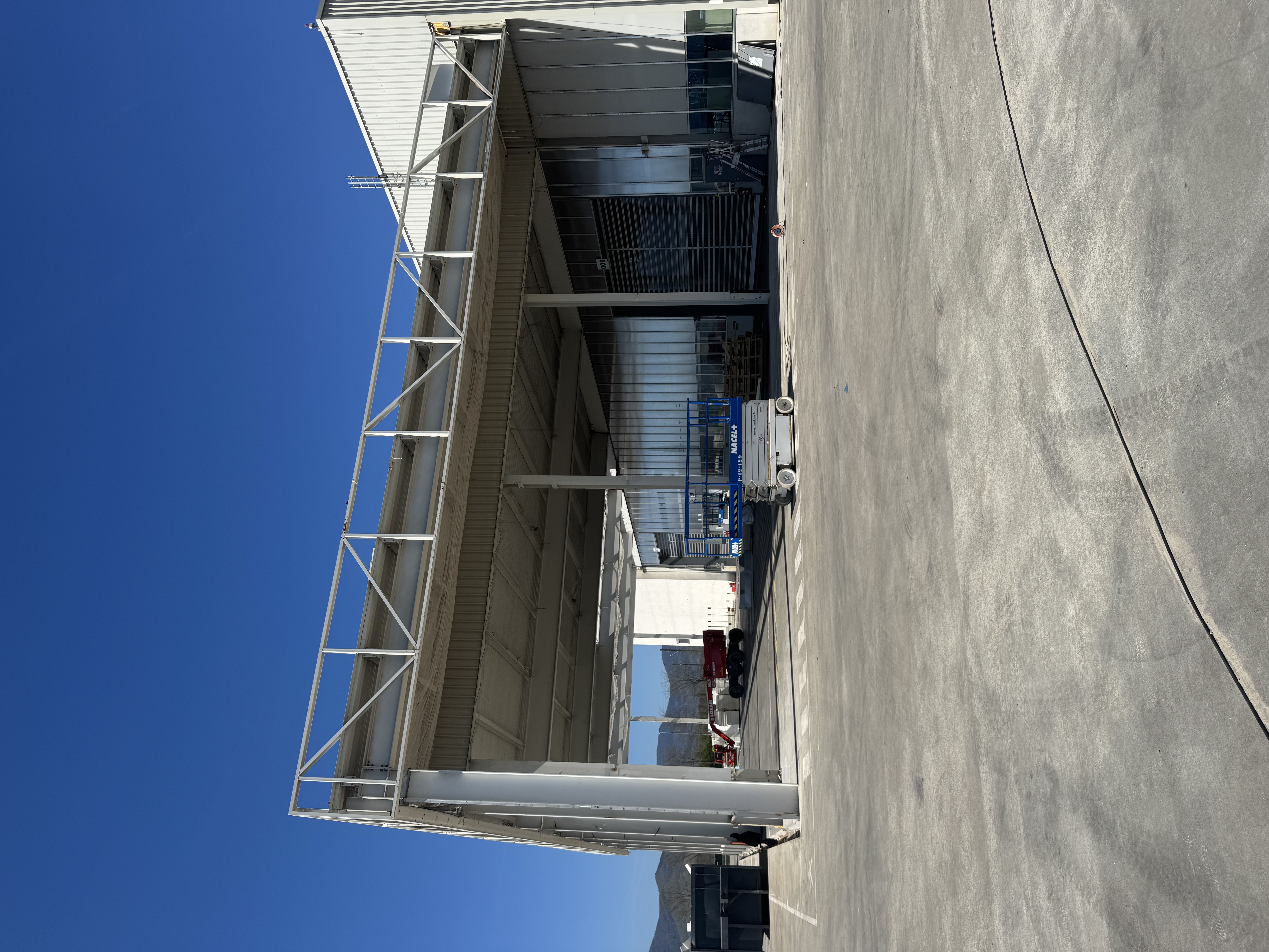 Chantier bâtiment industriel